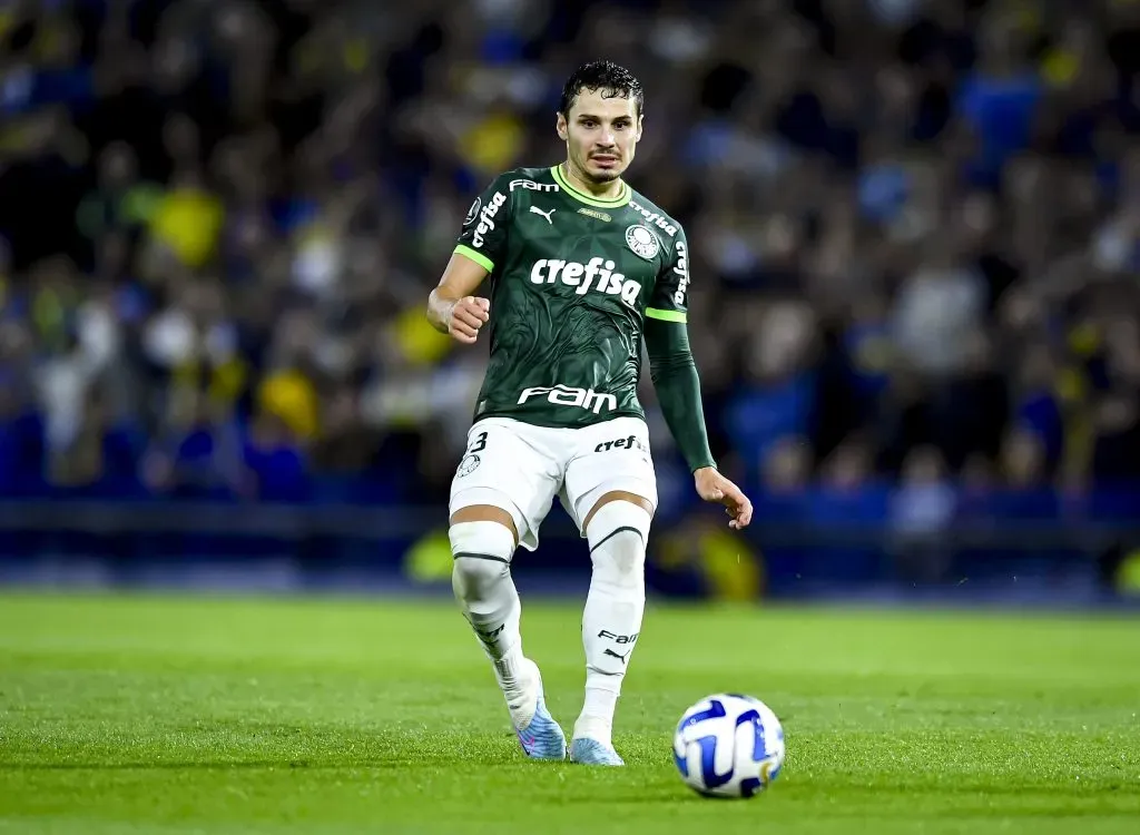 Raphael Veiga no duelo diante do Boca Juniors (Foto: Marcelo Endelli/Getty Images)