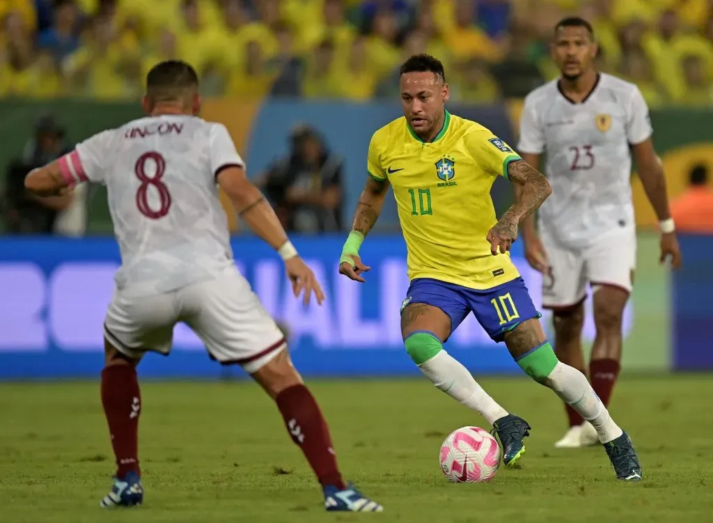 Venezuela llegará a enfrentar a la selección chilena tras un histórico empate ante Brasil. | Foto: Getty Images.