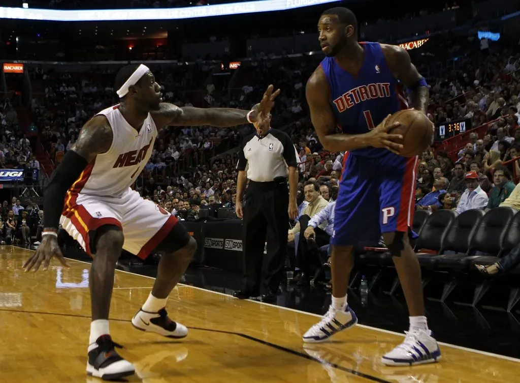 Forward LeBron James #6 of the Miami Heat takes on giard Tracy McGrady #1of the Detroit Pistons. Marc Serota/Getty Images