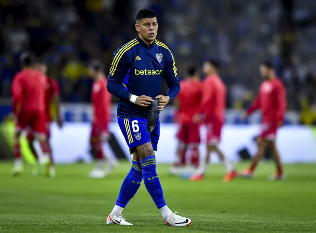 Marcos Rojo regresa al banco de suplentes tras ser reemplazado por Valentini. (Foto: Getty).