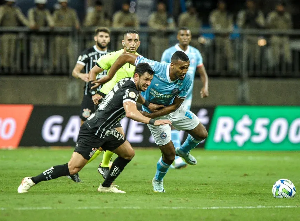 Giuliano jogador do Corinthians durante partida contra o Bahia no estádio Arena Fonte Nova pelo campeonato Brasileiro A 2023. Jhony Pinho/AGIF