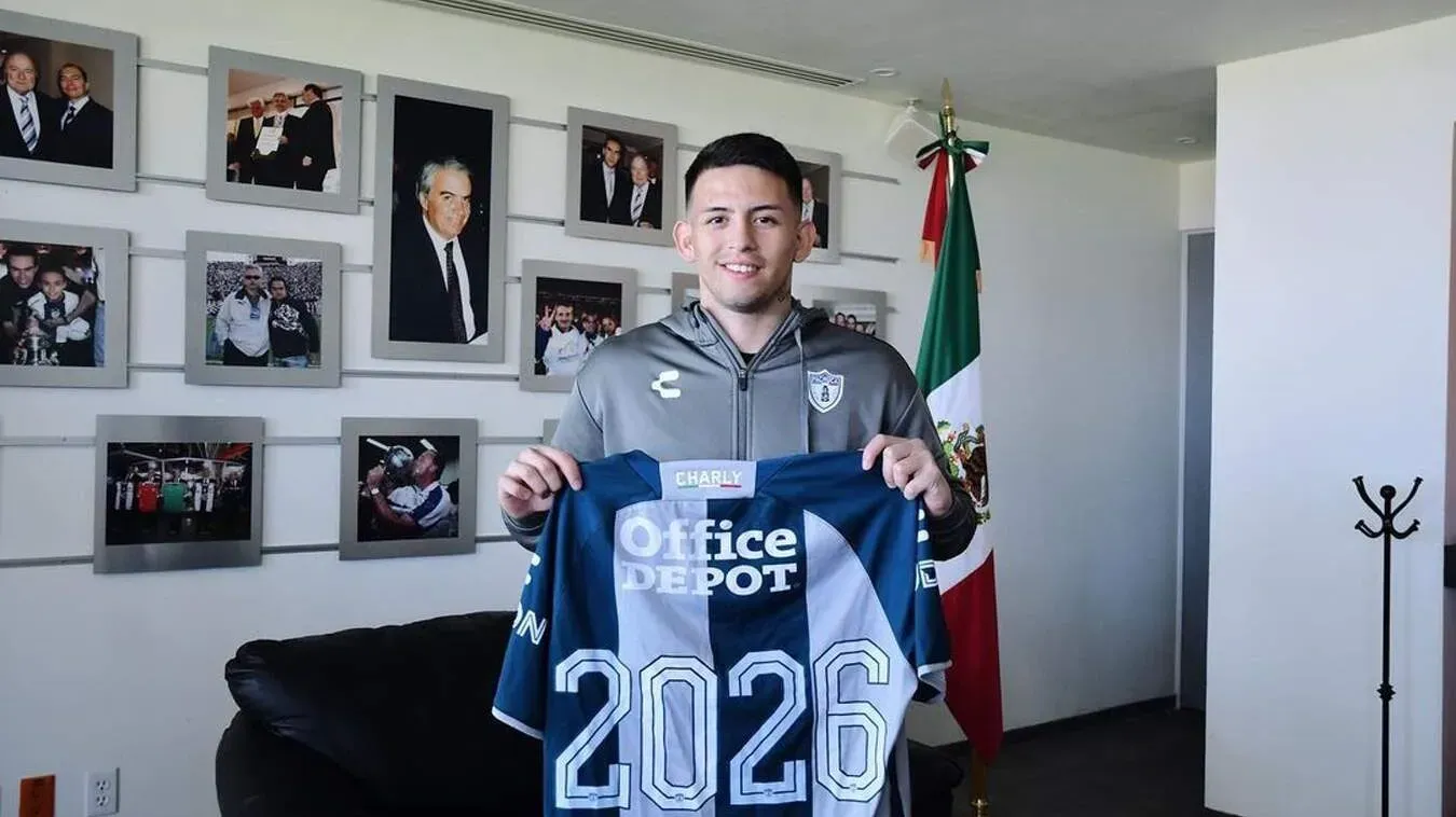 Fernando Ovelar en su llegada a Pachuca en 2023 con contrato hasta 2026.