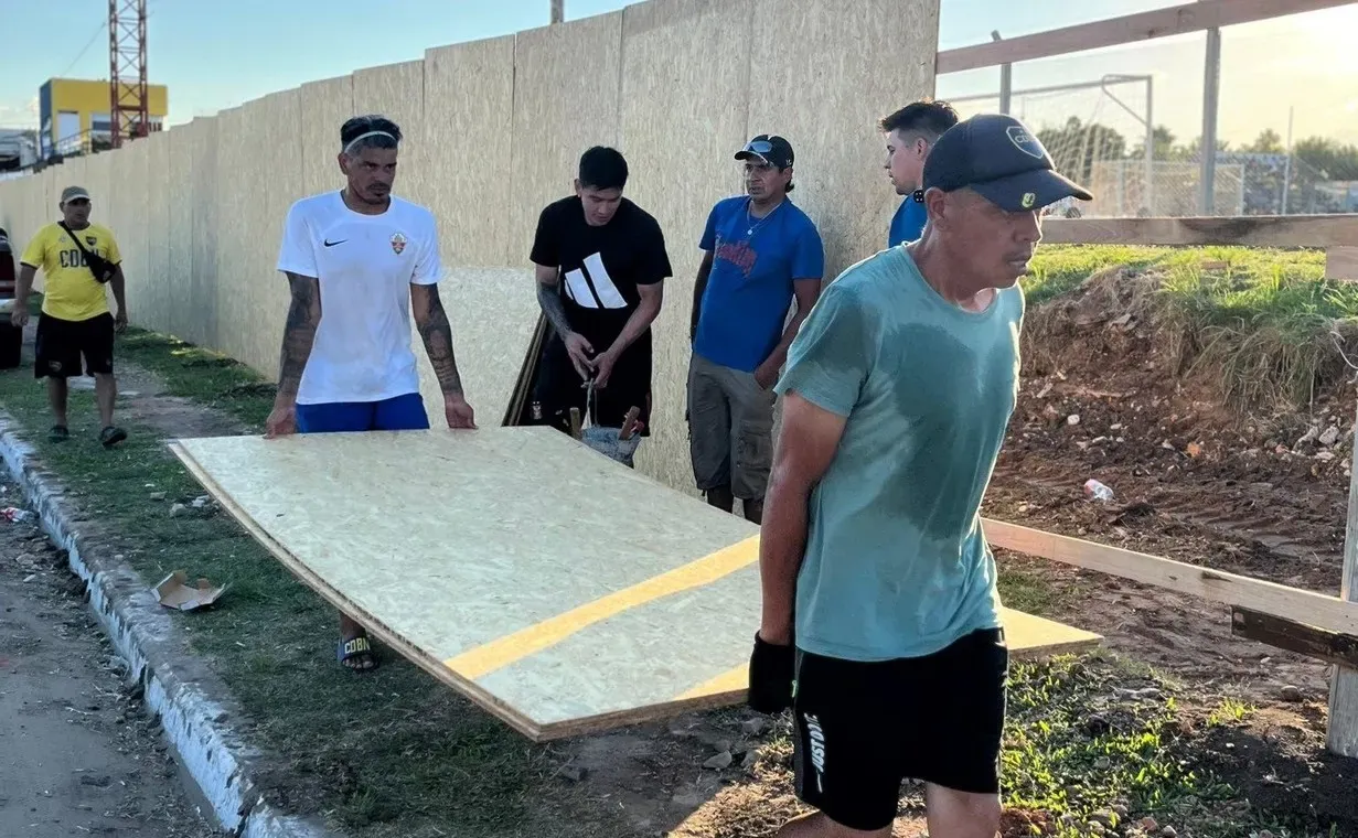 Bou colaborando en las obras de Nebel (Cdelusports).