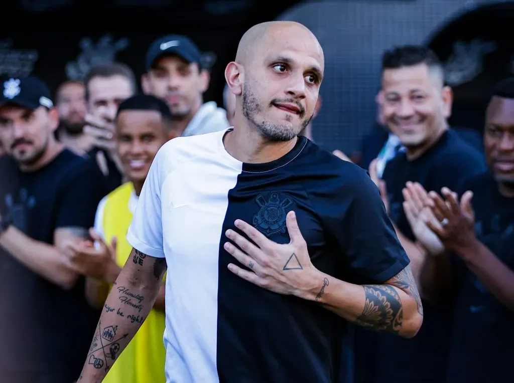 Fabio Giannelli/AGIF - Fábio Santos foi homenageado pelo Corinthians