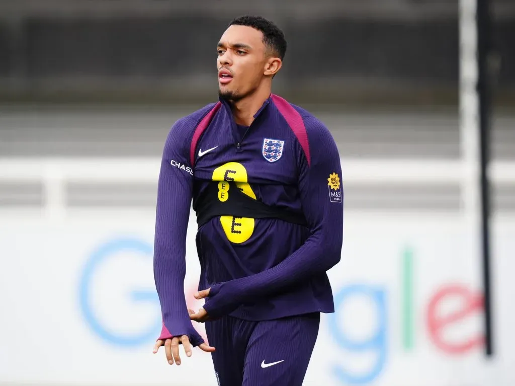 Mientras se lo vincula con el Real Madrid, Alexander Arnold se sumó a la Selección de Inglaterra para la fecha FIFA de octubre.