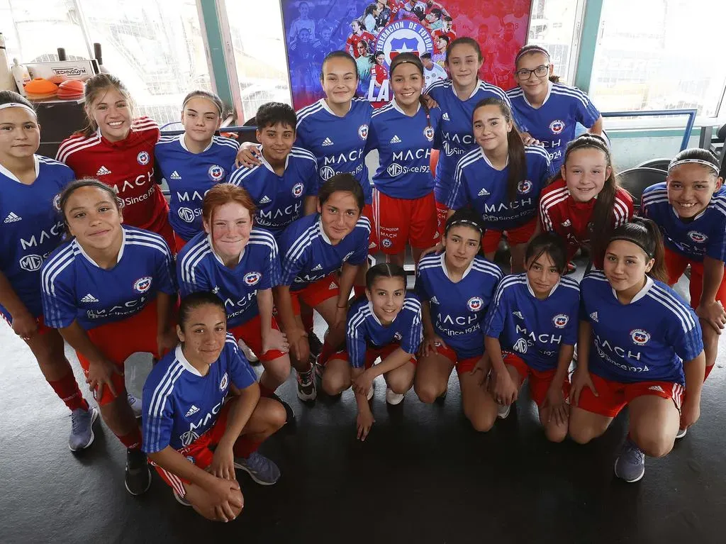 Parte de las jugadoras de la Roja Femenina Sub 15. | Foto: Comunicaciones ANFP