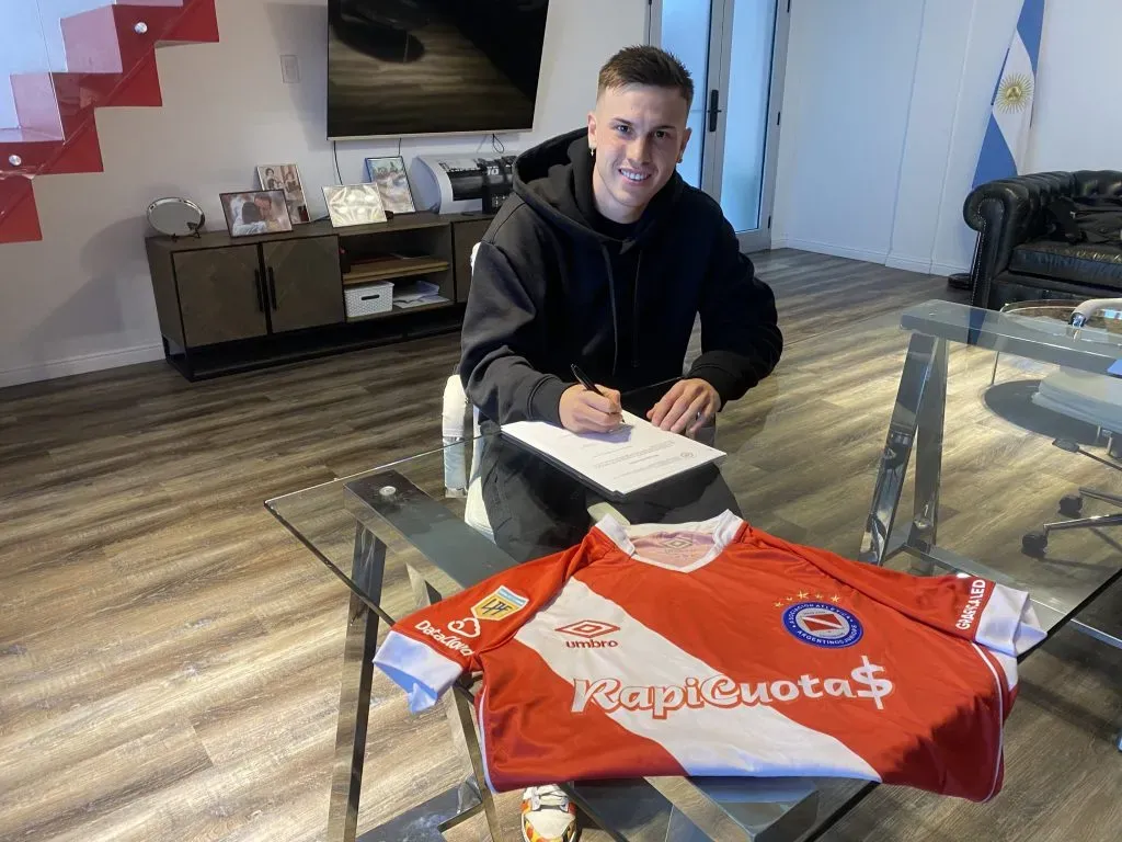 Manuel Guillén rescindió con River y firmó en Argentinos Juniors. (Foto: Prensa Argentinos Juniors)