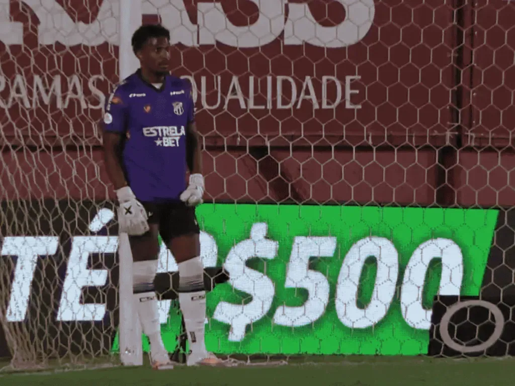 Foto: Reprodução/Premiere – Saulo Mineiro atuando como goleiro no Ceará