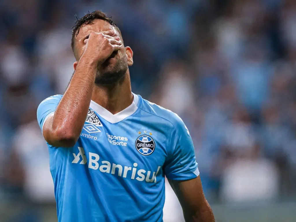 Pepê foi comprado pelo Grêmio no fim de 2022, porém ainda há pendências junto ao Cuiabá