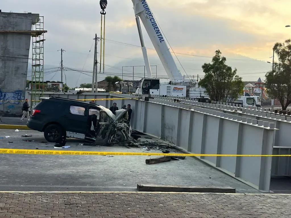 Así quedó el auto en el grave accidente. (Foto: @estebanldus)