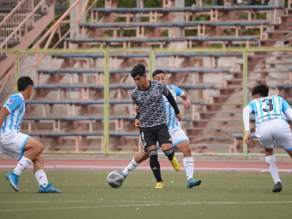 Colo Colo vence a Magallanes en Fútbol Joven.