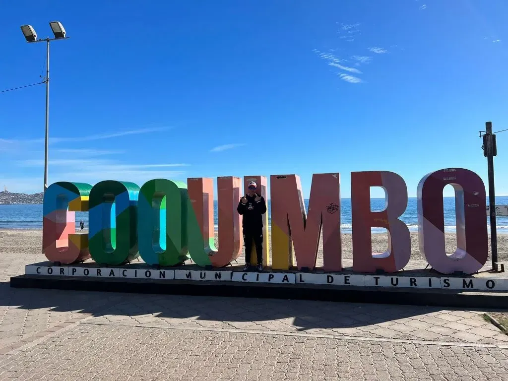 Pablo Lescano recorriendo la ciudad de Coquimbo. Foto: Instagram.