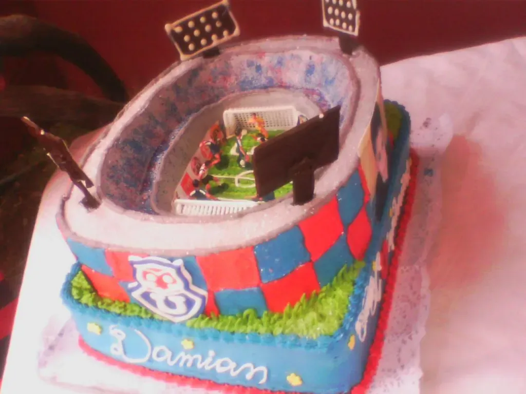La torta con el estadio bullanguero.