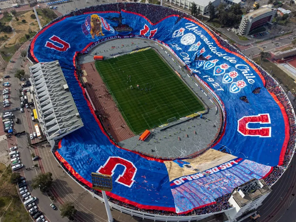 La bandera gigante de U de Chile.