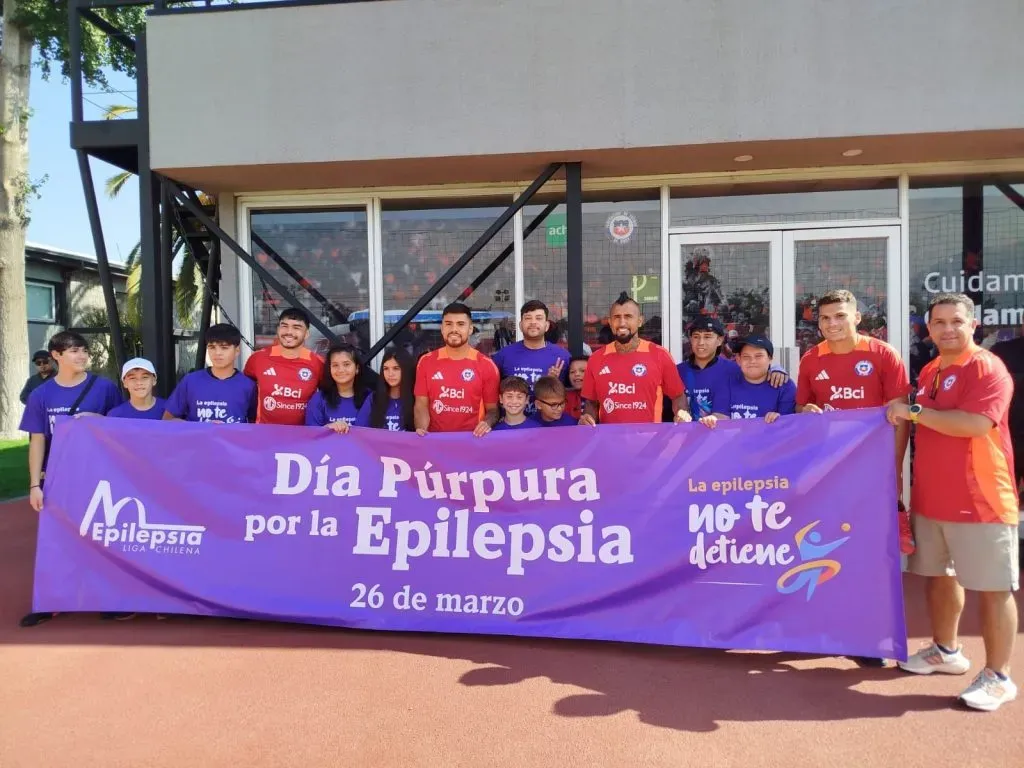 Suazo, Paulo Díaz, Vidal y Cepeda compartieron con los niños de la Liga de la Epilepsia