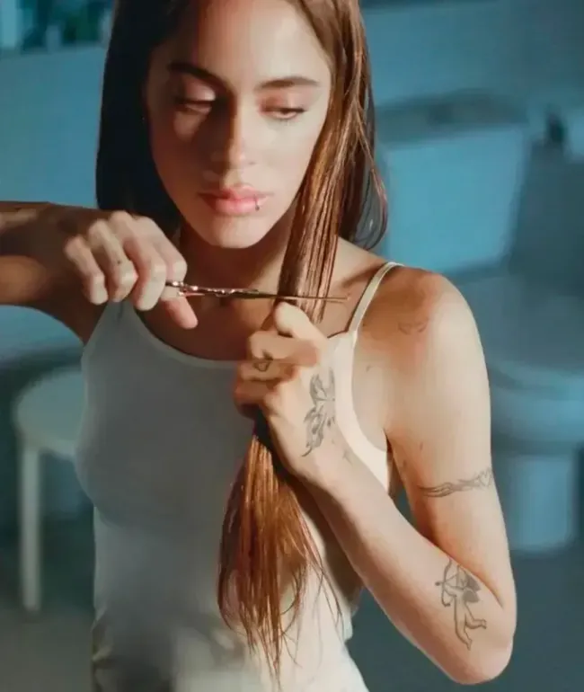 Tini Stoessel lanzó “Mechón de pelo” en este 2024.