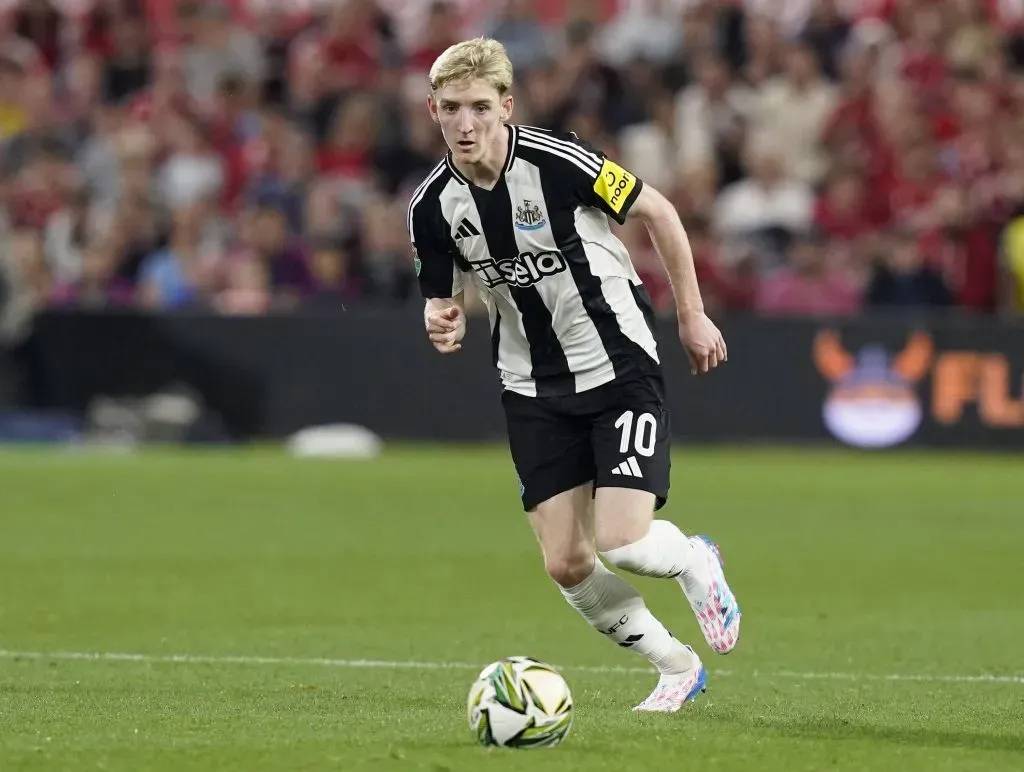 Gordon em campo pelo Newcastle. Foto: IMAGO / Sportimage