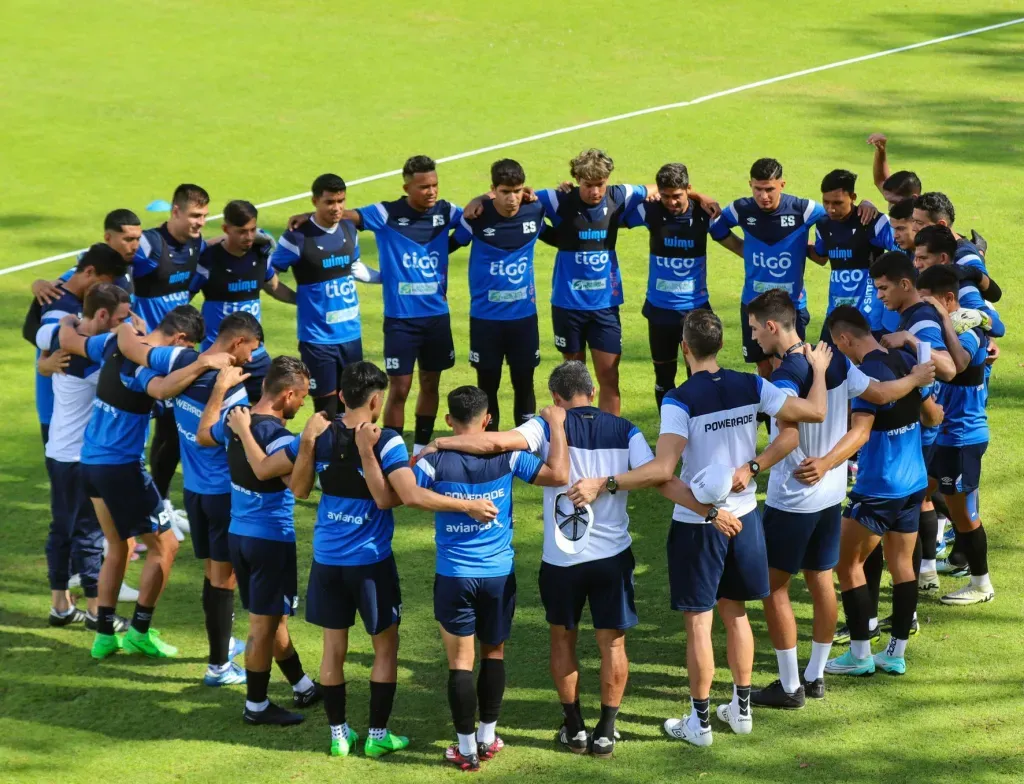 El Salvador busca su segundo triunfo en el torneo.