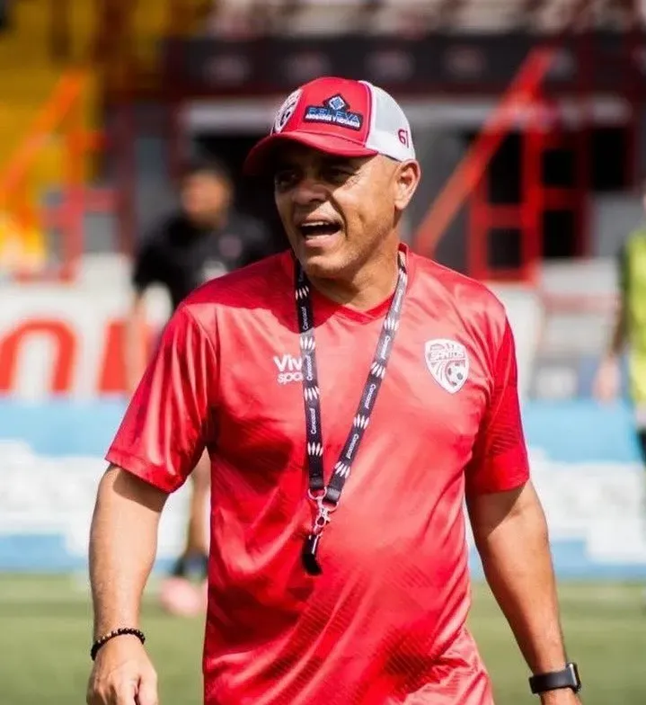 Randall Row dirigirá a la U-17 de Costa Rica.