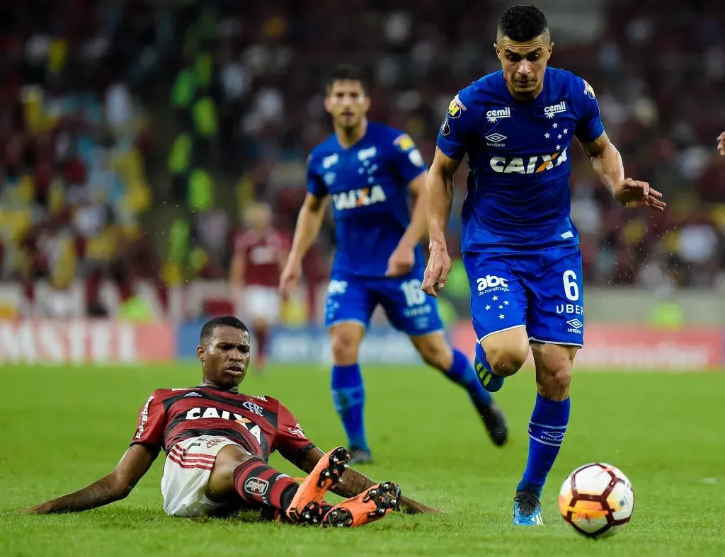 Foto: Thiago Ribeiro/AGIF – Jean Lucas começou no Flamengo