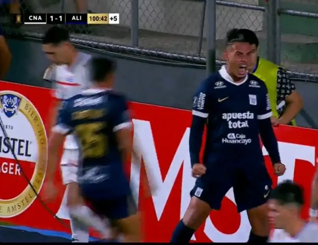 Erick Noriega celebrando la jugada defensiva. (Foto: CONMEBOL Libertadores).