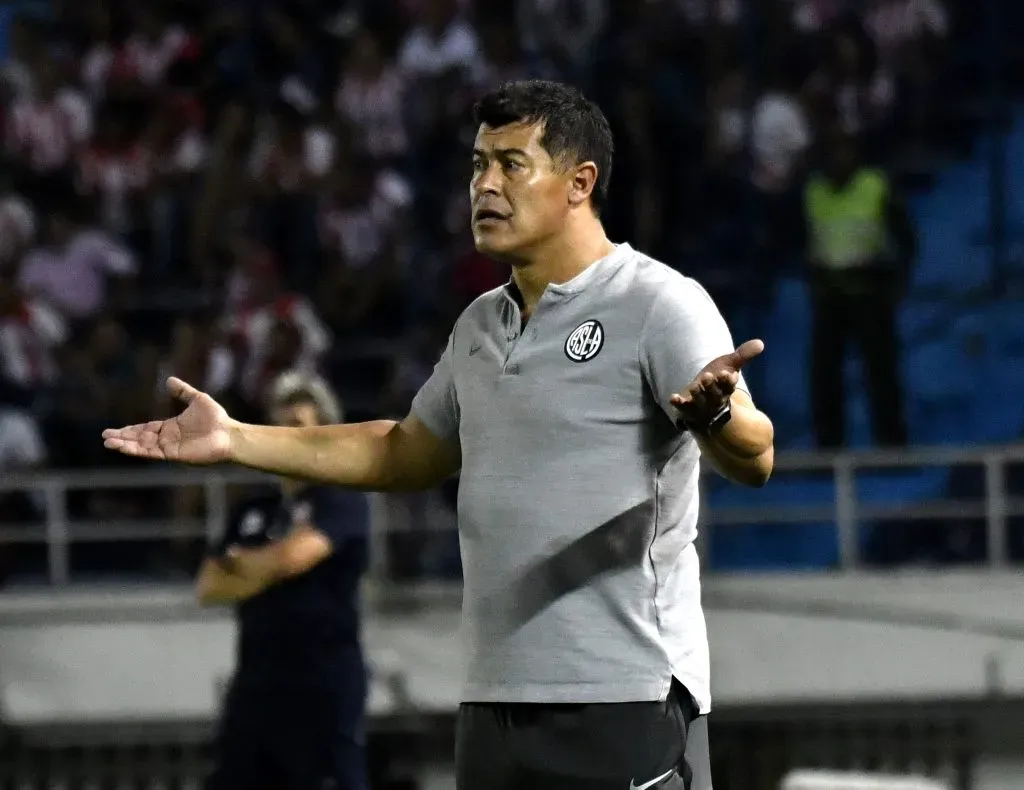 Jorge Almirón tampoco cayó de local en la Libertadores 2019 con San Lorenzo. | Foto: Getty Images.