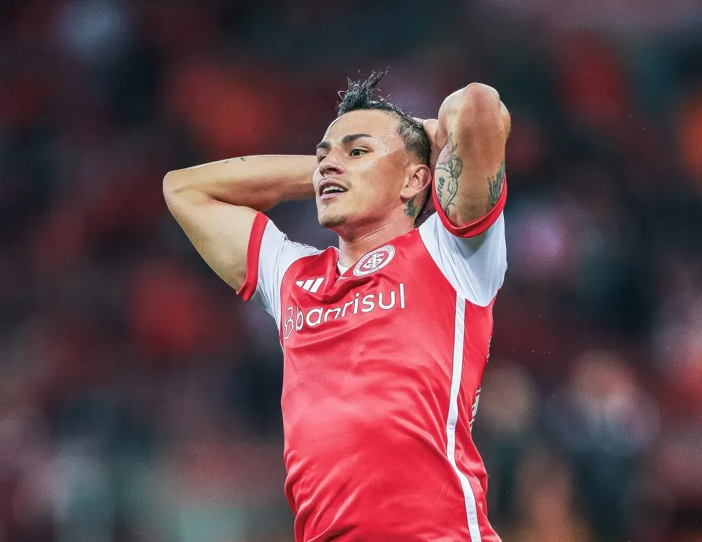 Alexandro Bernabei jogador do Internacional durante partida contra o Cuiaba no estadio Beira-Rio pelo campeonato Brasileiro A 2024. Foto: Giancarlo Santorum/AGIF