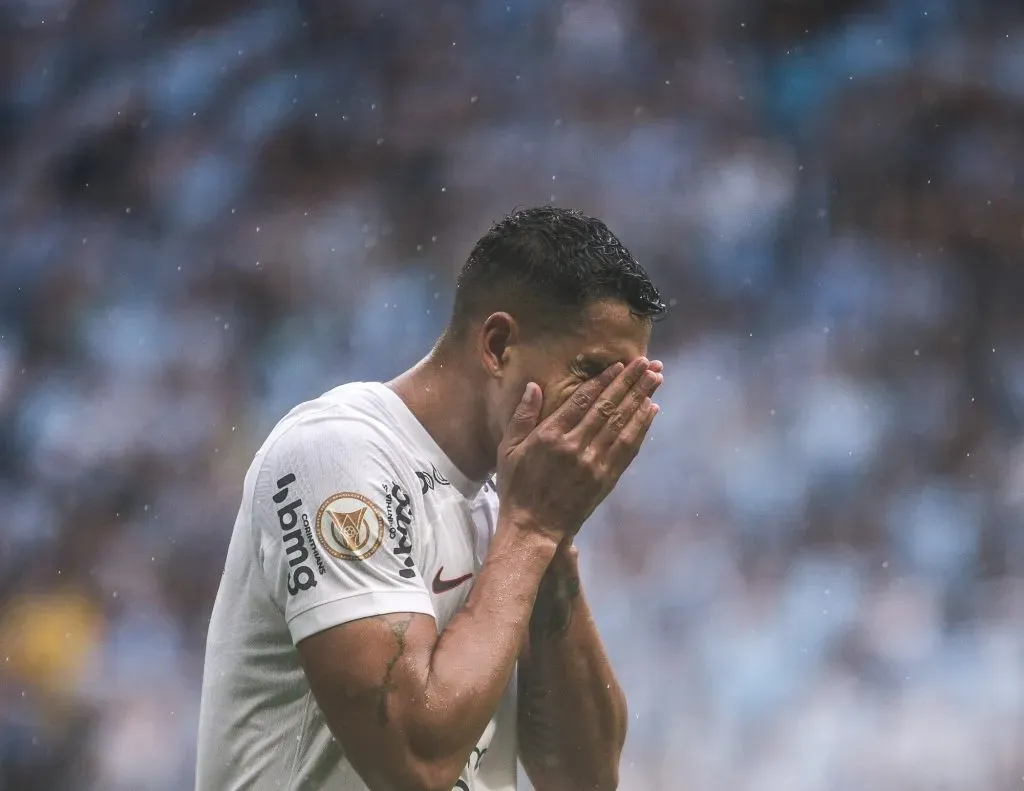 Lucas Verissimo jogador do Corinthians durante partida pelo campeonato Brasileiro A 2023. Foto: Giancarlo Santorum/AGIF