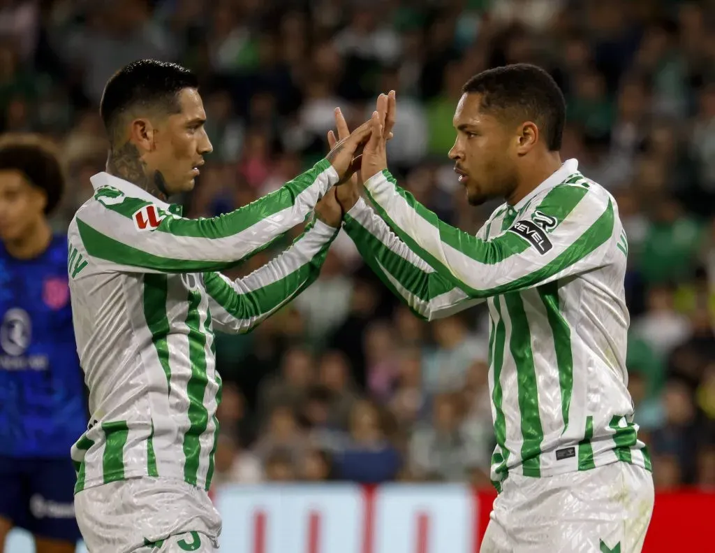 El Betis de Pellegrini celebra el triunfo ante Atlético de Madrid