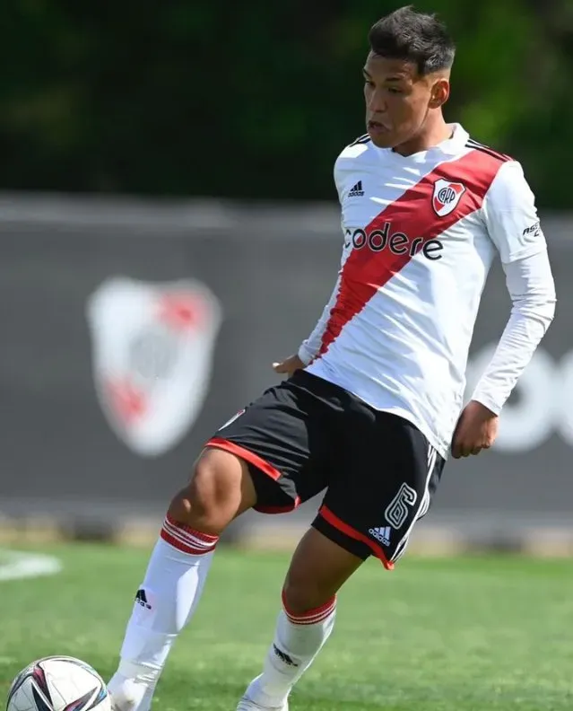 Ulises Giménez, un líder en la defensa (Foto: Prensa River)