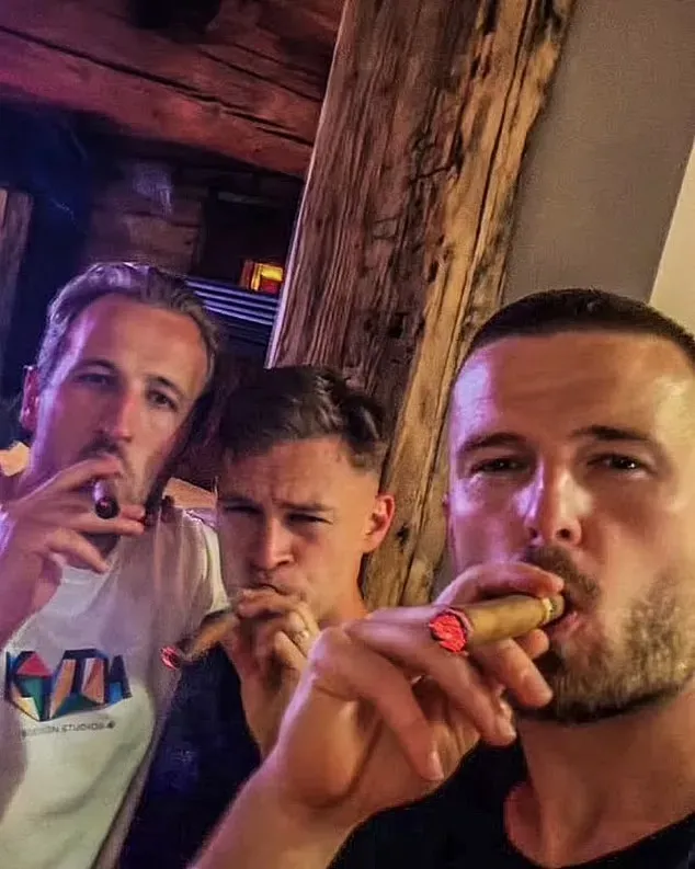 Kane y sus compañeros celebraron el título, pero no en Ibiza.