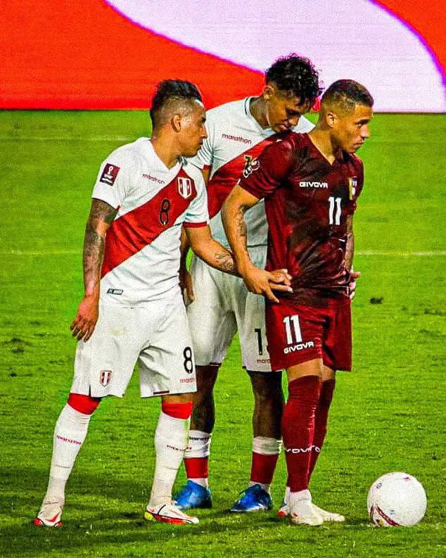 Renato Tapia y Christian Cueva en la Selección Peruana. (Foto: @FernandoOduber).