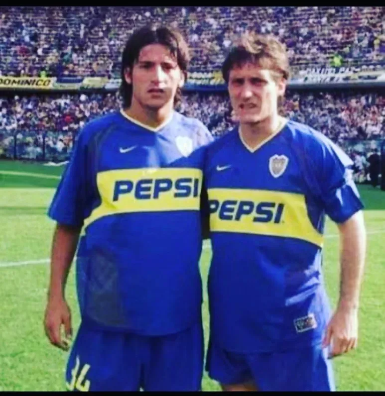 Colzera con Guillermo, en la cancha de Boca. Años después volvieron a cruzarse. Foto IG.