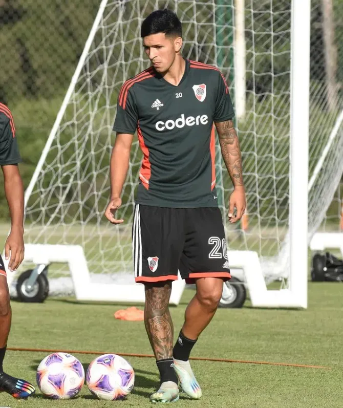 Brítez entrenándose en River.