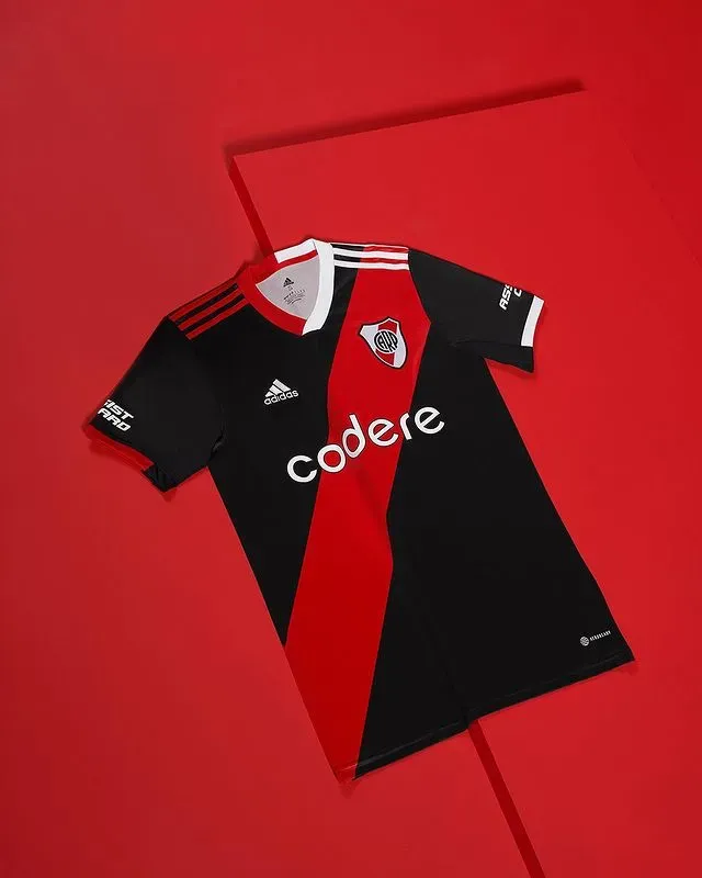 El nuevo Manto Sagrado para la temporada 2023/24.