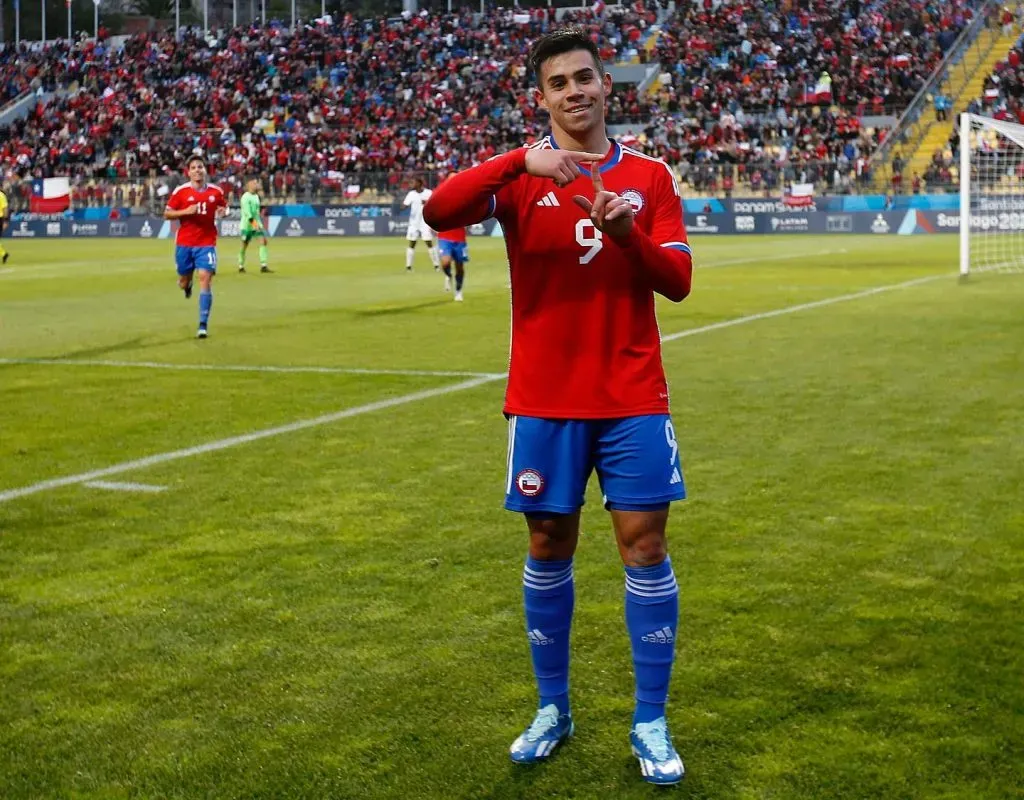 Alexander Aravena ha sido una de las figuras de La Roja Sub 23 en los Juegos Panamericanos. | Foto: Photosport / Santiago 2023