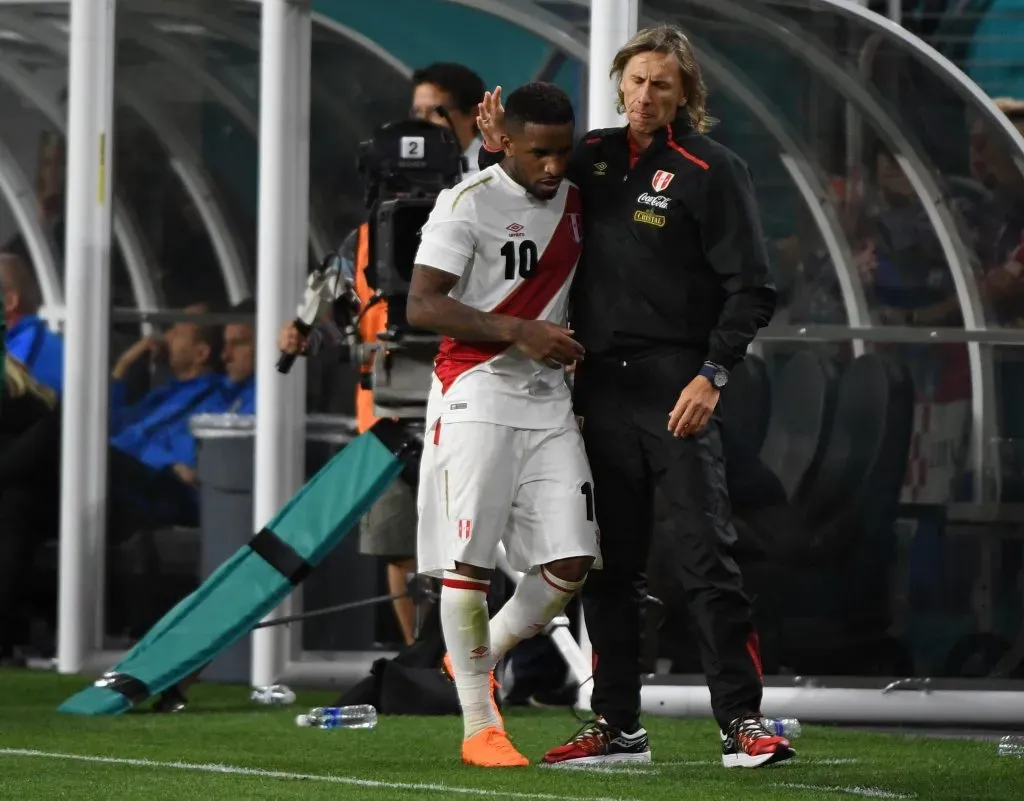 Jefferson Farfán con Ricardo Gareca en la Selección Peruana. (Foto: Getty).