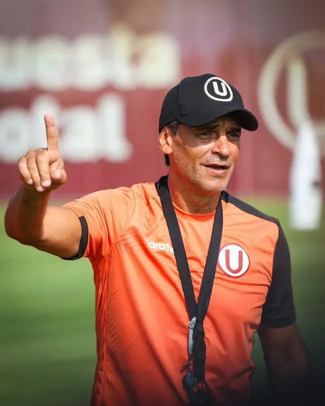 Fabián Bustos está listo para poner a sus mejores jugadores. (Foto: Universitario de Deportes).
