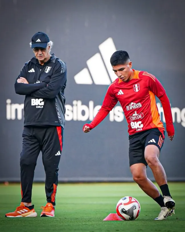 Piero Quispe entrenando en la Selección Peruana. (Foto: FPF).