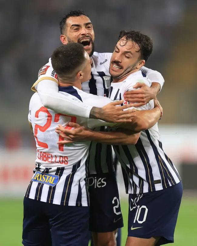 Sebastián Rodríguez jugando en Alianza Lima por la Liga 1. (Foto: IMAGO).