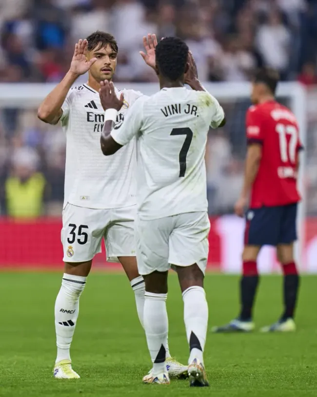 Raúl Asencio será promovido ao profissional do Real Madrid após sua estreia e será parte dos planos de Ancelotti para o restante da temporada, segundo portal. Foto: IMAGO / Pressinphoto