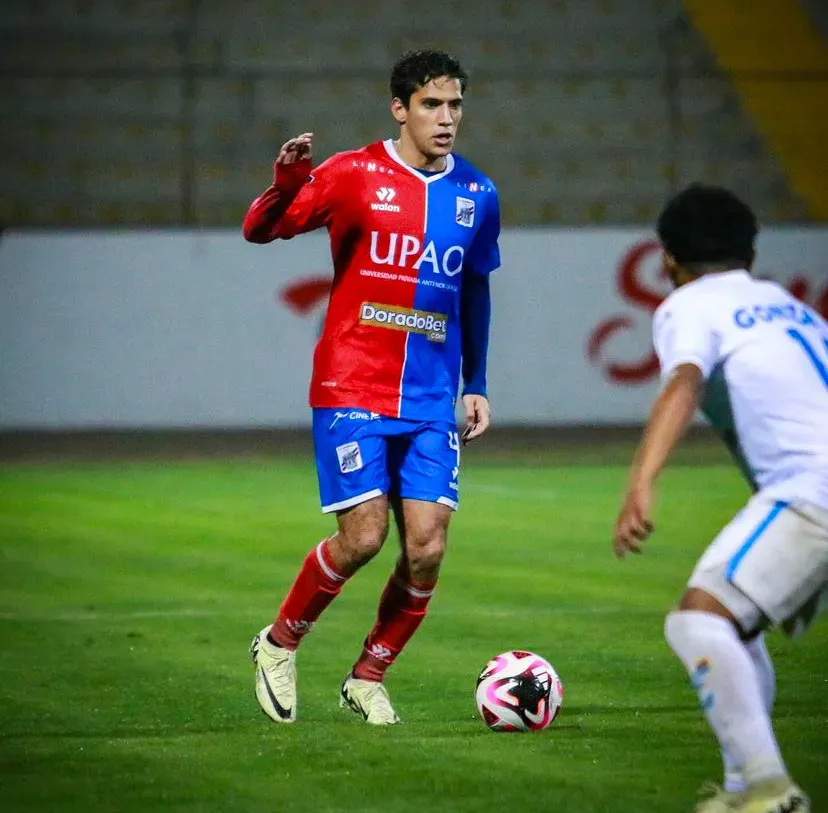 Emilio Saba en su paso por Carlos Manucci durante la temporada 2024 de la Liga 1. (@emilio_saba)