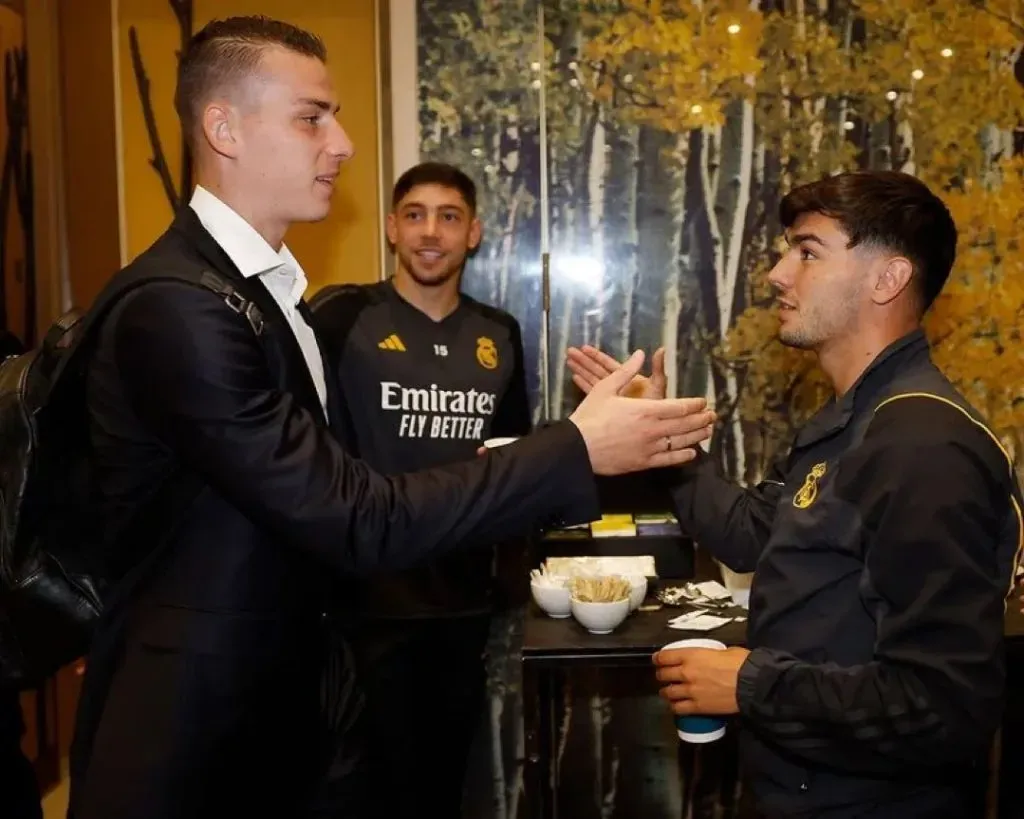 Lunin llegó recién hoy a Londres para unirse al plantel del Real Madrid.