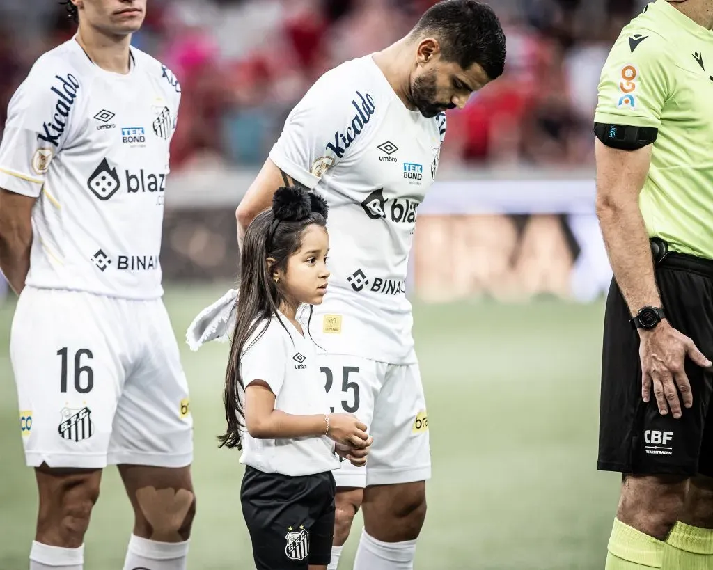 Elenco do Santos ficou na cobrança com Rueda por causa de ‘bicho’ atrasado – Foto: Raul Baretta/SFC