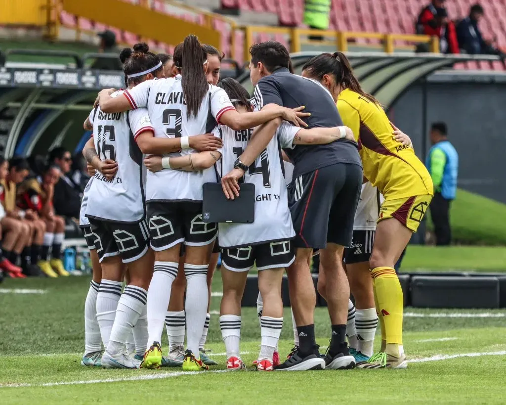 La última arenga de Colo Colo Femenino previo al partido contra Libertad Limpeño. Crédito: Colo Colo Femenino