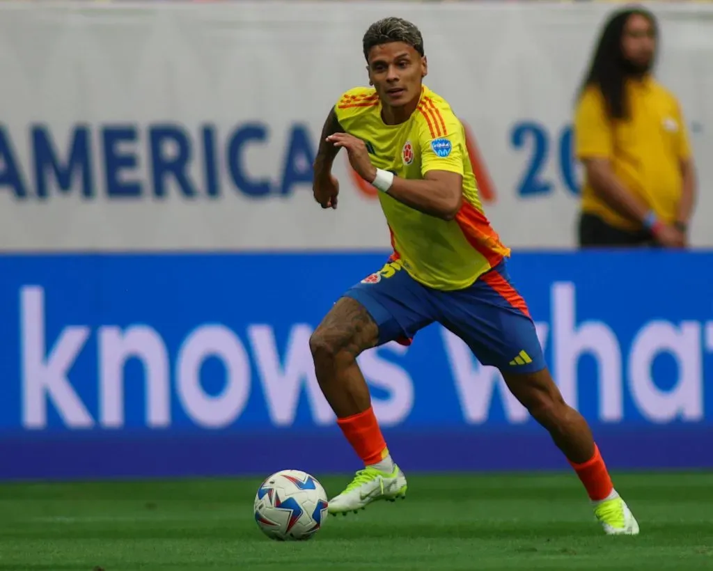 COLOMBIA – PARAGUAY, COPA AMERICA 2024 HOUSTON, TX, USA – JUNE 24TH 2024: Copa America first game of Group D between Colombia and Paraguay at the NRG Stadium. 6 Midfielder Colombia, Richard Rios running forward with the ball Mandatory Credit: Toby Tande / Avant Sports Houston NRG Stadium TX USA Copyright: xTorbjornxTandex