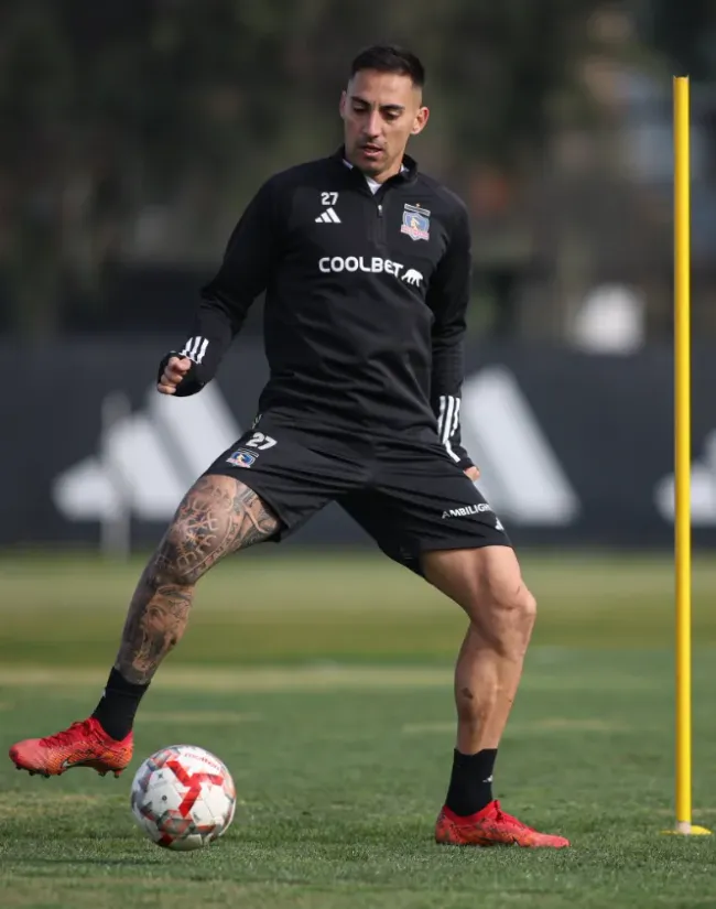 Javier Correa se lesionó en un entrenamiento de Colo Colo. (Foto: Comunicaciones Colo Colo).