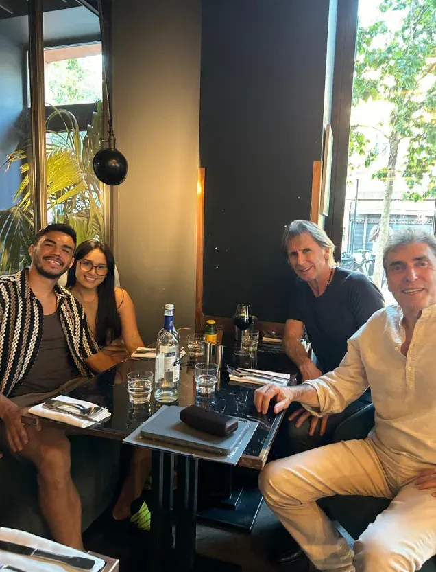 Gabriel Suazo y Gabriela Rojas también compartieron un almuerzo con Gareca y Bonillo. (Foto: ANFP).