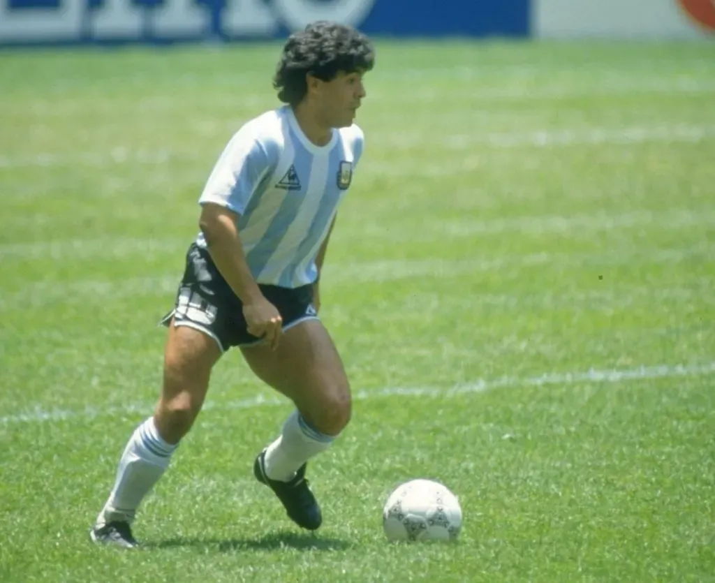 29 Jul 1986:  Diego Maradona of Argentina in action during the World Cup final against West Germany at the Azteca Stadium in Mexico City. Argentina won the match 3-2. \ Mandatory Credit: Allsport UK /Allsport
