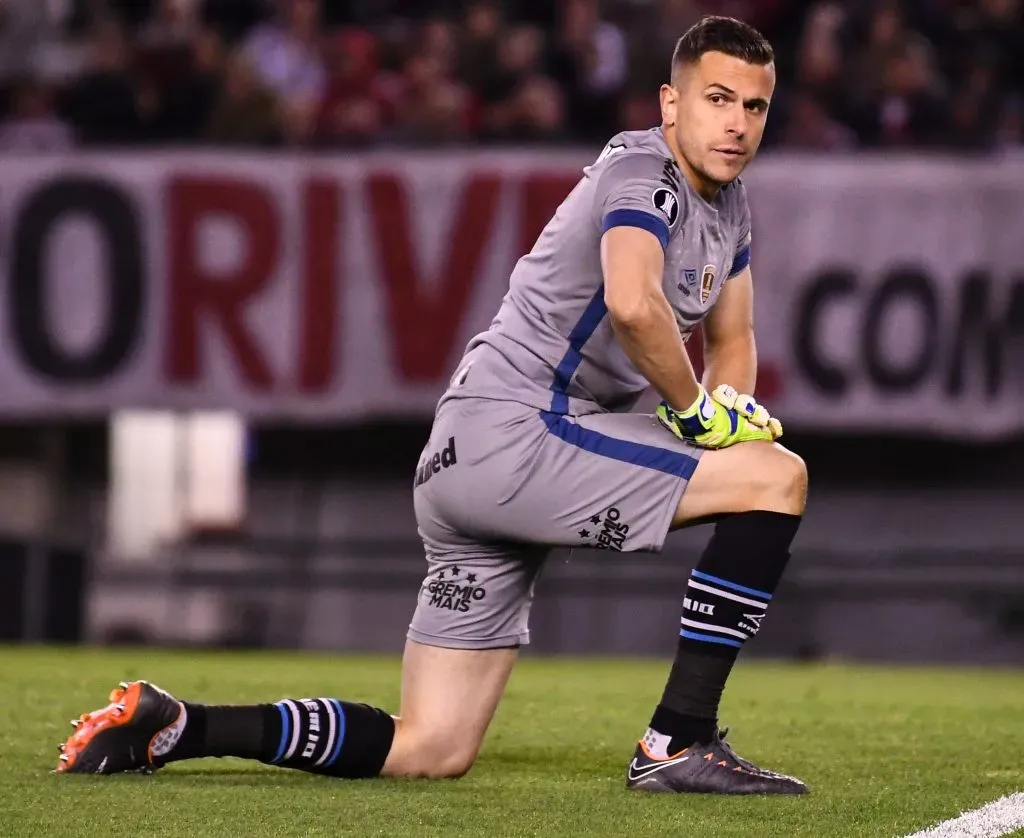 Marcelo Grohe goalkeeper of Gremio . (Photo by Amilcar Orfali/Getty Images)